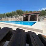 Antini Dvori *