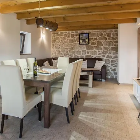 Willa Antini Dvori *