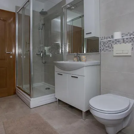 Willa Antini Dvori *