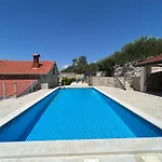 Antini Dvori * Imotski