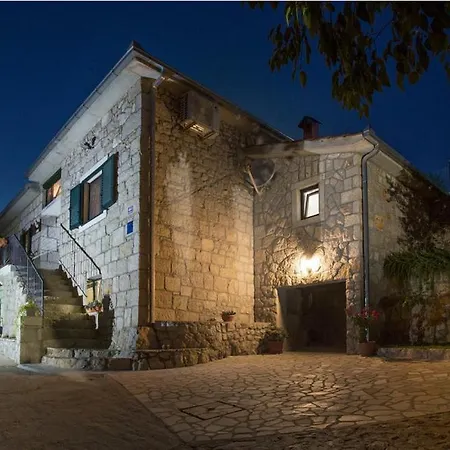 Vila Antini Dvori *