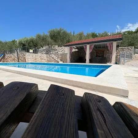 Antini Dvori *