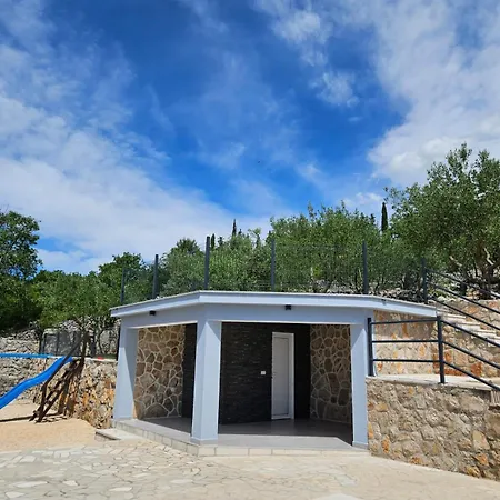 Antini Dvori