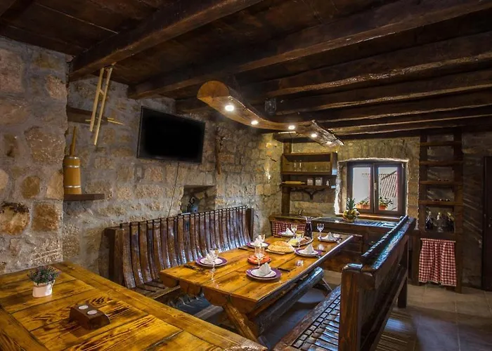 ヴィラ Antini Dvori イモツキ