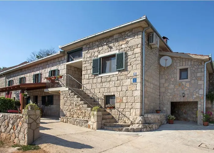 Antini Dvori Villa