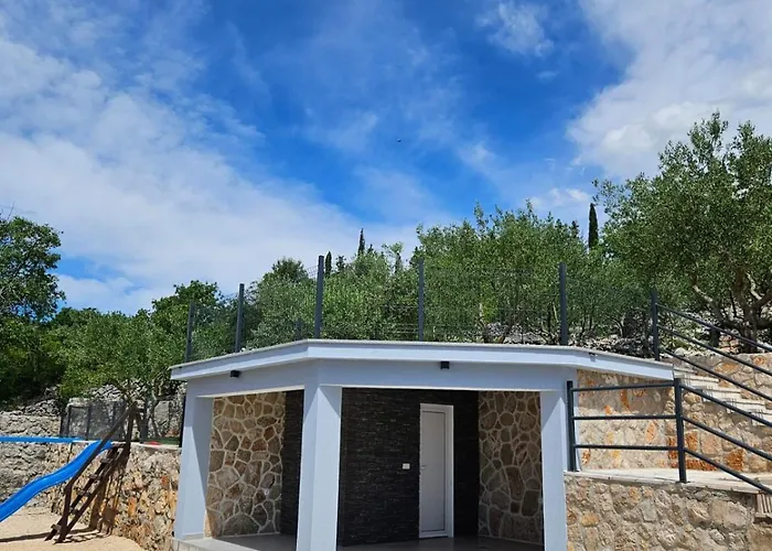 Antini Dvori